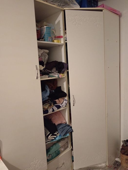 Кровать и шкаф вместе