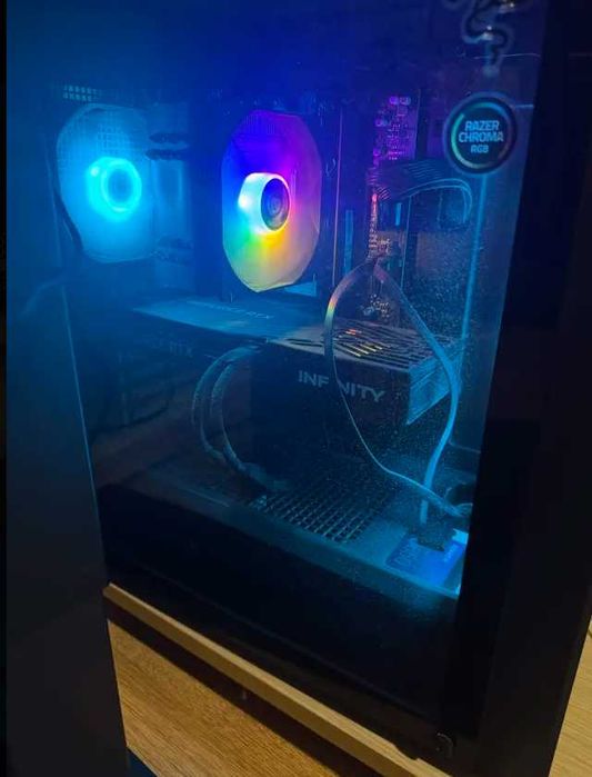 Gaming komputur  rtx 5070 ryzen 9 9700x 32gb 6000mhz 3,5 tb mqsto