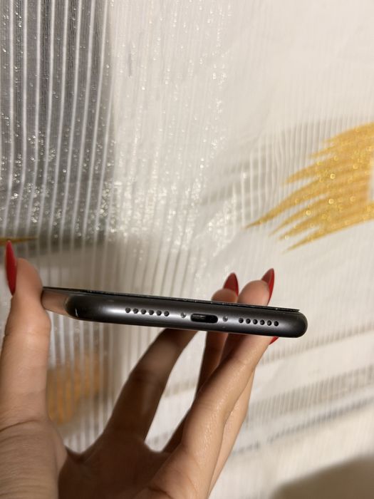 Айфон 11 продам