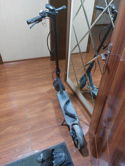 Электросамокат Xiaomi mijia m365 привезённый с Москвы цена договорная