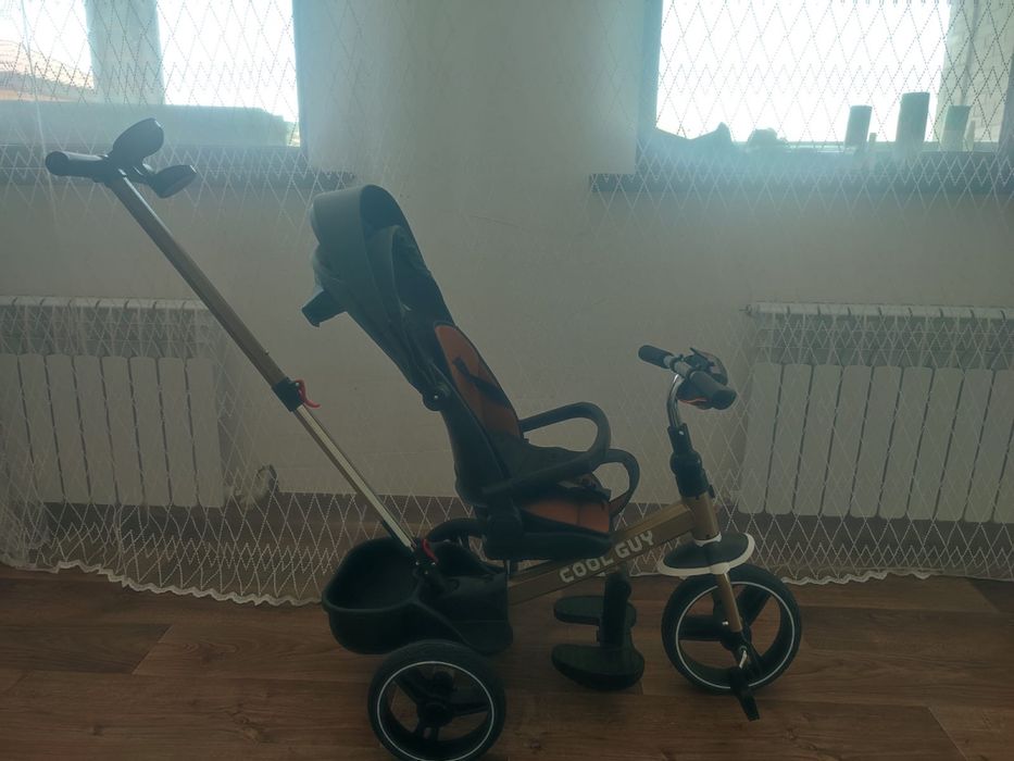 Трехколесный велосипед