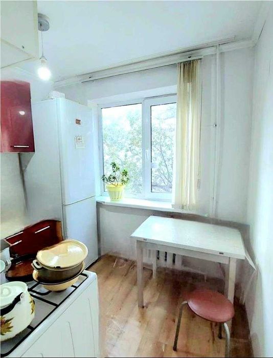 а Продам 2 комнатную 4 микрорайон