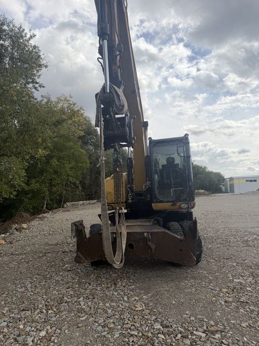 Excavator pe roti M316ad