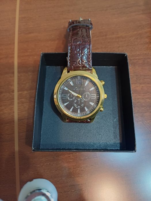 Продам часы наручные