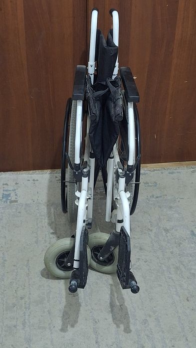 Инвалидная коляска