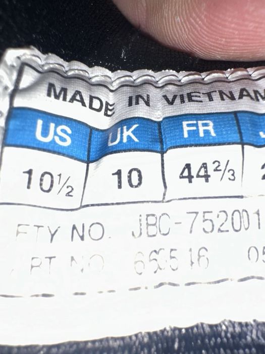 Бутонки Adidas и стоножки Nike