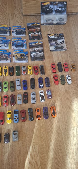 Vând mașinuțe hotwheels