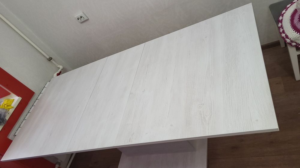 Обеденный стол для кухни