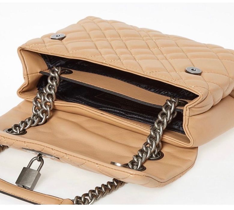 Kurt Geiger, piele