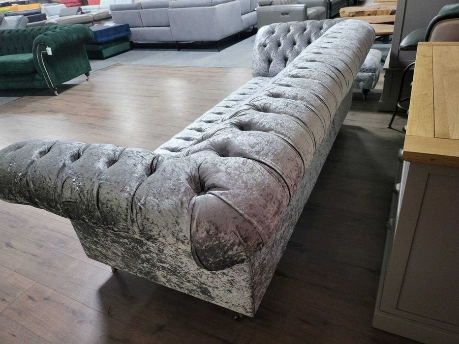 Голям сив диван от плат Честърфийлд и табуретка