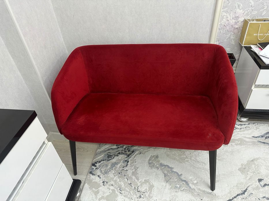 Диван в прихжую или в бутик