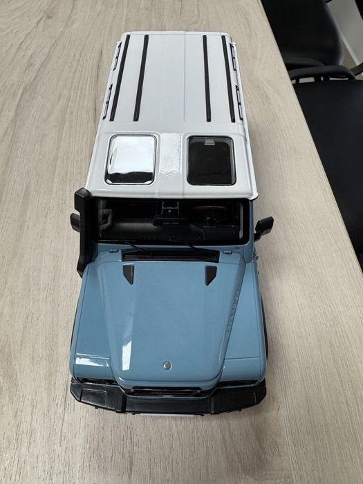 Колекционерски колички INEOS GRENADIER Donny 1:18