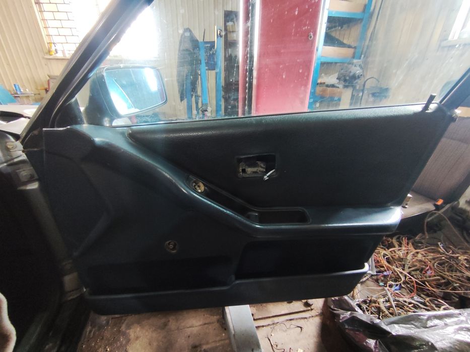 Обшивка дверей Ауди