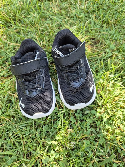 Adidasi Puma, marimea 21