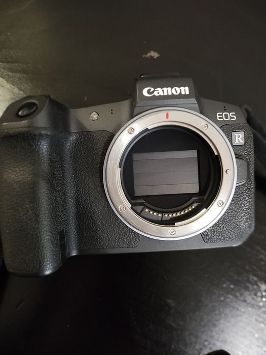 Canon EOS R с три батерии + адаптер