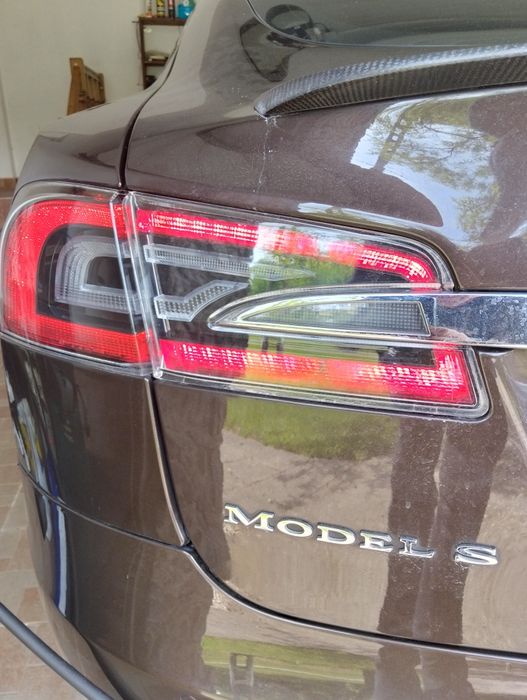 Stop Tesla reparăm recondiționăm