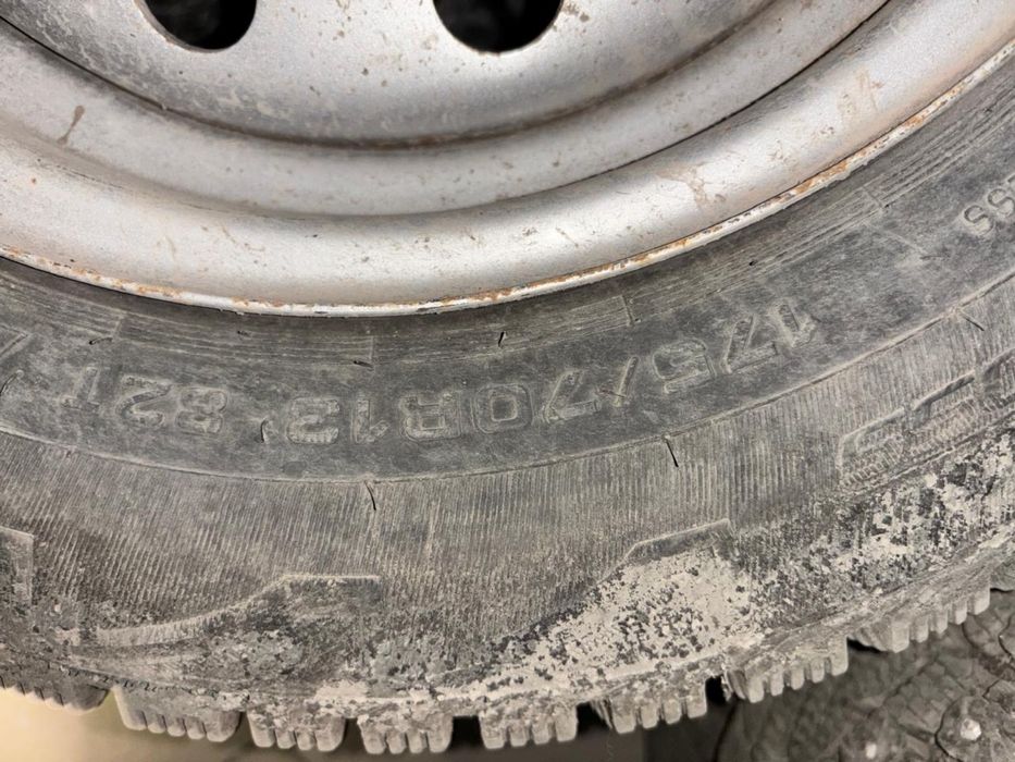 Покрышки шипы СРОЧНО ‼️ за 70к