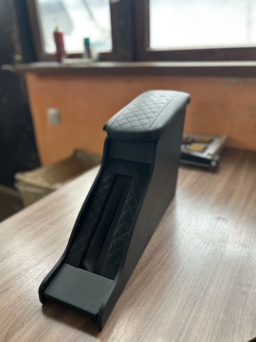 Подлоколник авто аксессуар