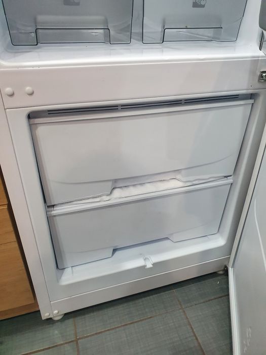 Холодильник "Elektrofrost" как новый.