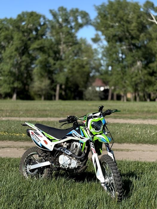 Продам мотоцикл 200 куб