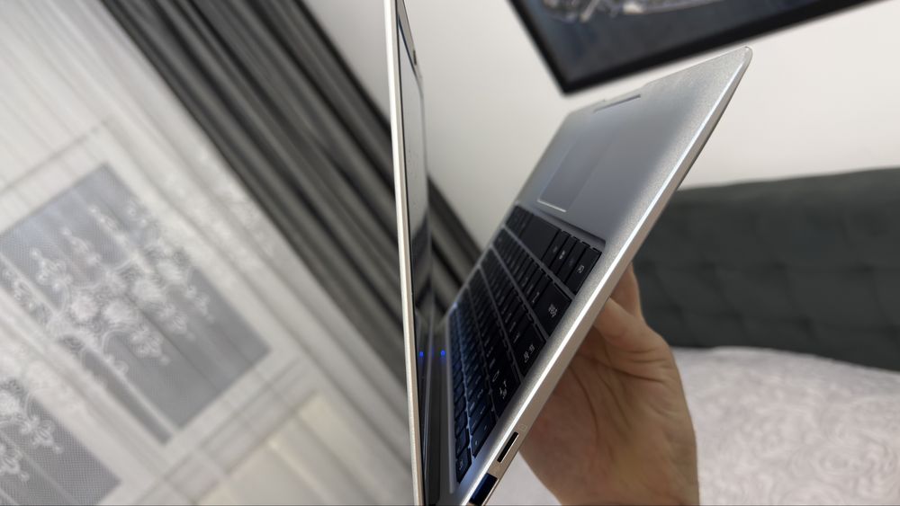 Laptop ultraportabil nJoy Aerial