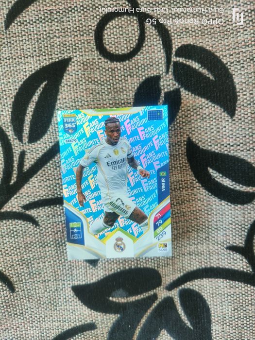 Cartonașe fotbal fiecare 25 de lei. Special: Ronaldo 100 lei. Am mai multe cartonase de genul ăsta