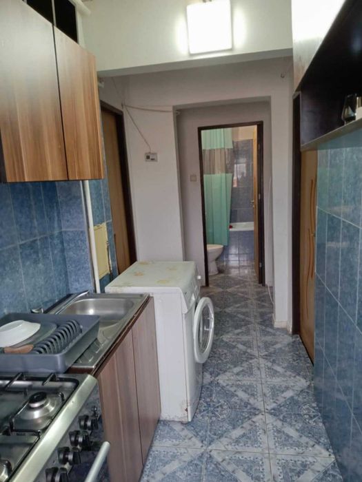 De vanzare apartament 3 camere micro 9