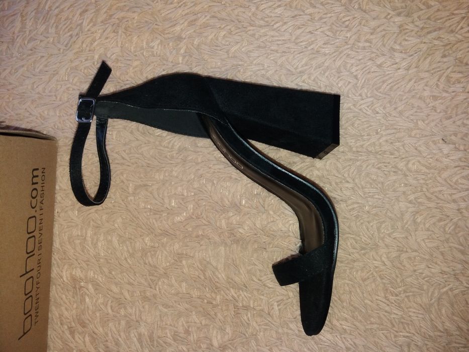 Продам туфли женские