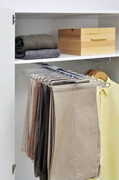Suport umeras pantaloni