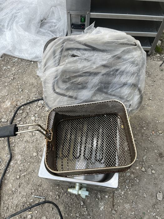 Фритюрница б/у в хорошем состоянии