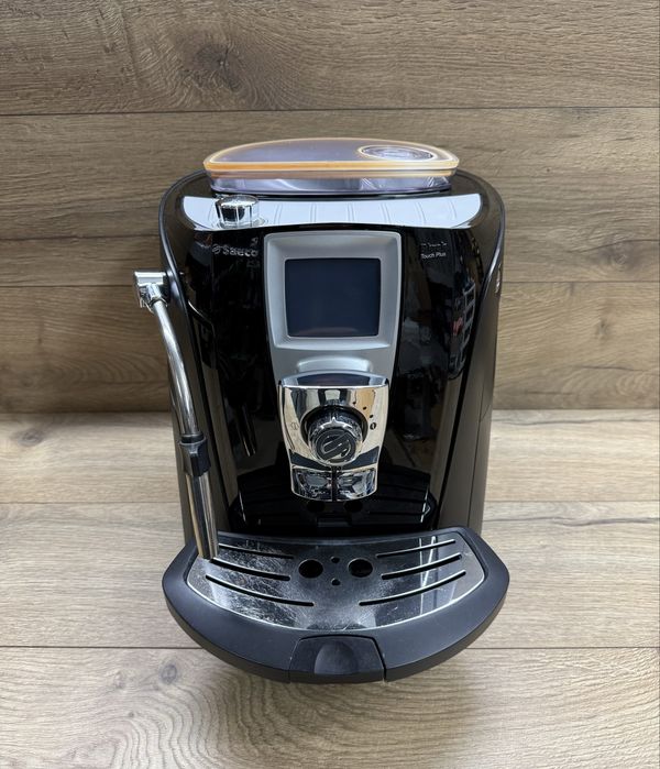 Продавам кафемашина Saeco Black Touch Plus Type:SUP032AR
