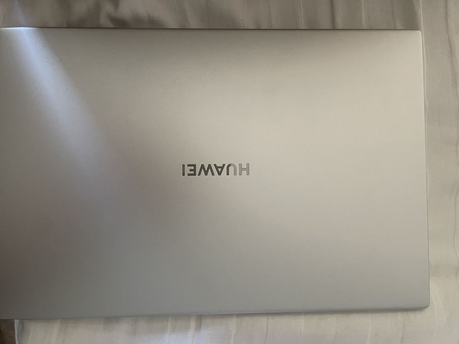 Лаптоп Huawei Matebook D14