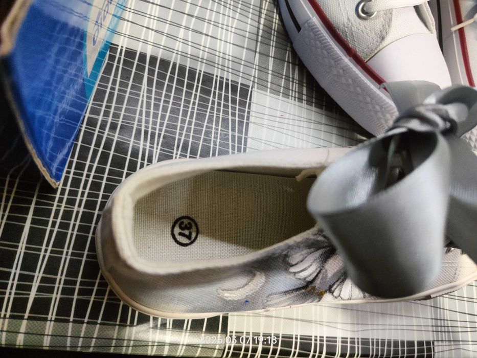 Стилни Женски и мъжки Платненки (маратонки)