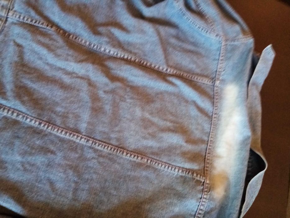 Продавам дънки и яке