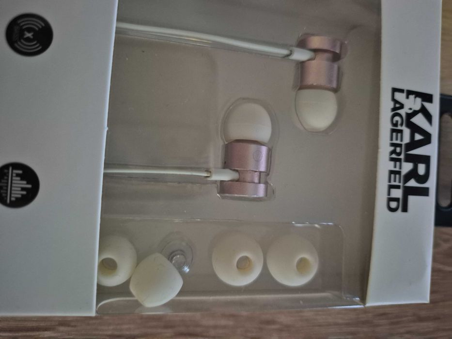 Karl Lagerfeld Wire слушалки със силиконов накрайник