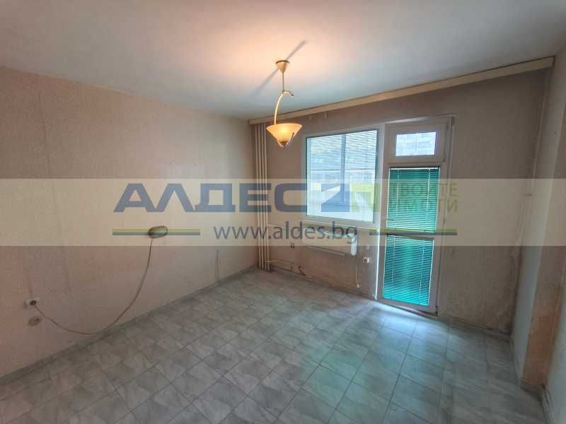 Продава се непреходен тристаен ап. в Люлин 10 срещу Парка!