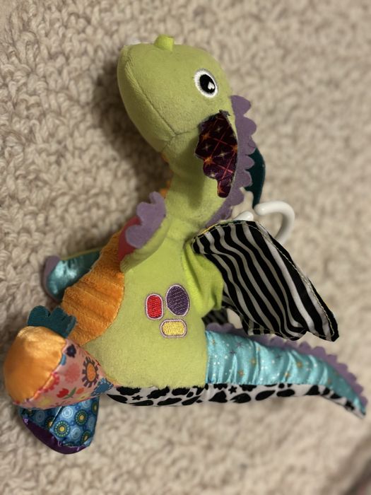 Jucarie Lamaze Dragonul cu aripi magice