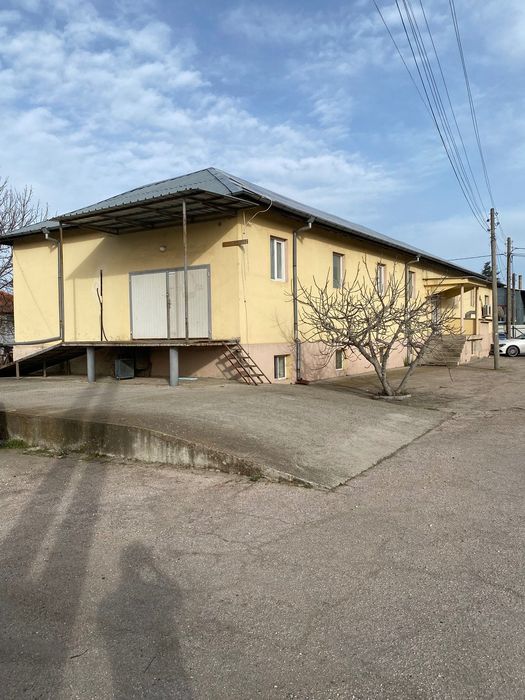 Дава се под наем Склад в Харманли - 380 кв.м за 500 € - Снимка #2