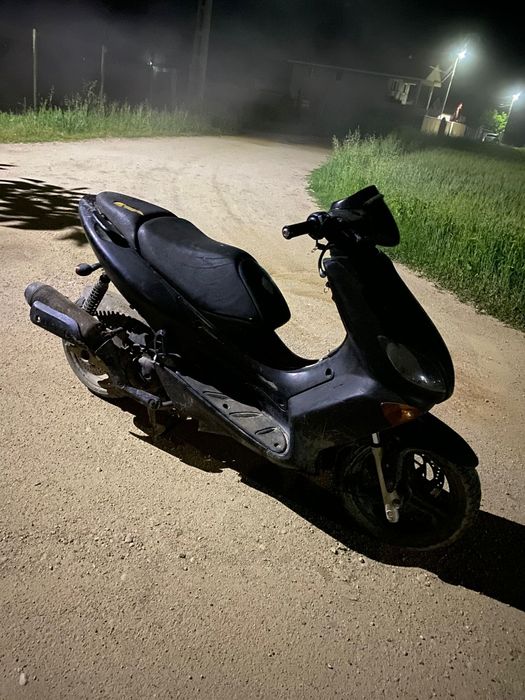 Vând scuter Yamaha maxter 180cc merge foarte bine sau schimb cu ATV