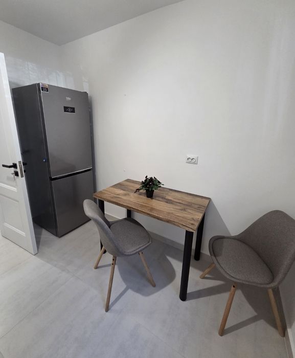 Proprietar, garsoniera Titan, 1 minut metrou, prima inchiriere