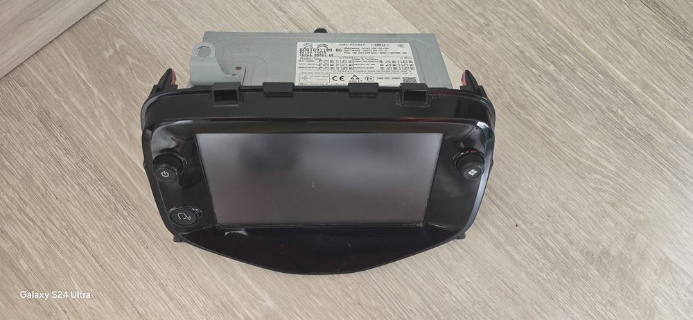Radio player multimedia toyota aygo / citroen c1  / peugeot 108