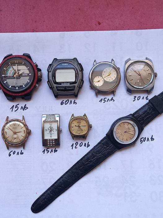 Лот часовници някой работят