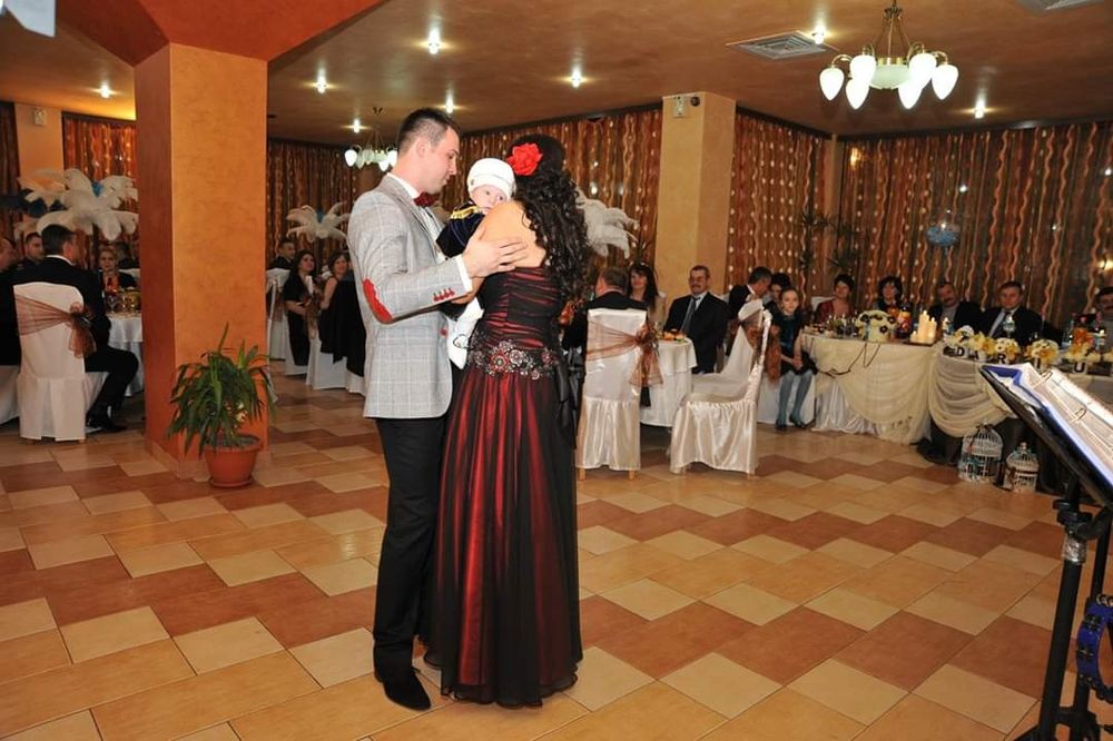 Rochie eleganta din voal de matase și dantela