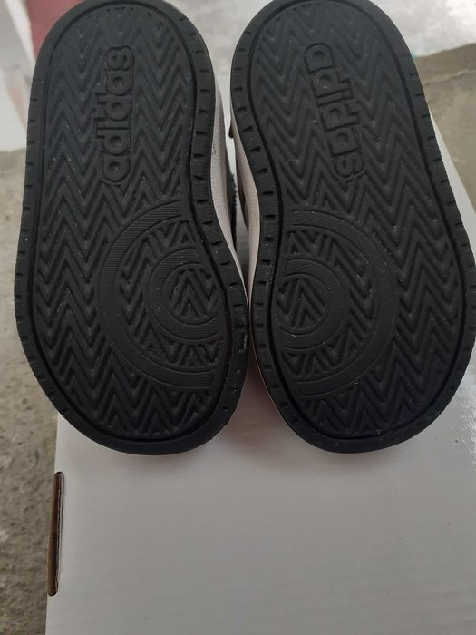 Adidas detski maratonki 21 nomer