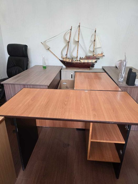 Офисная мебель срочно продам