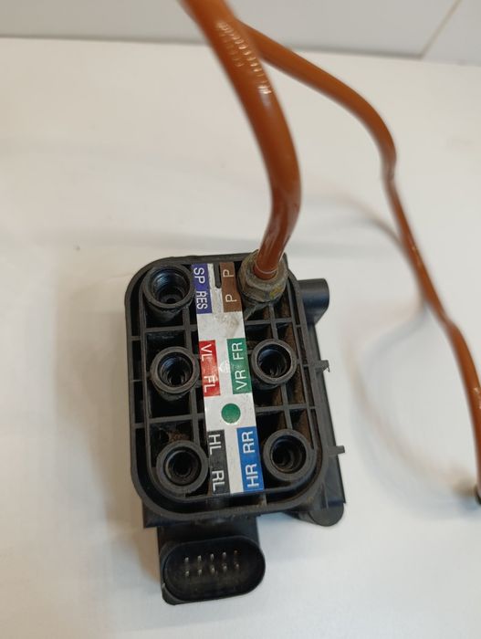 Bloc valve suspensie perne A8 D4 4h0616013