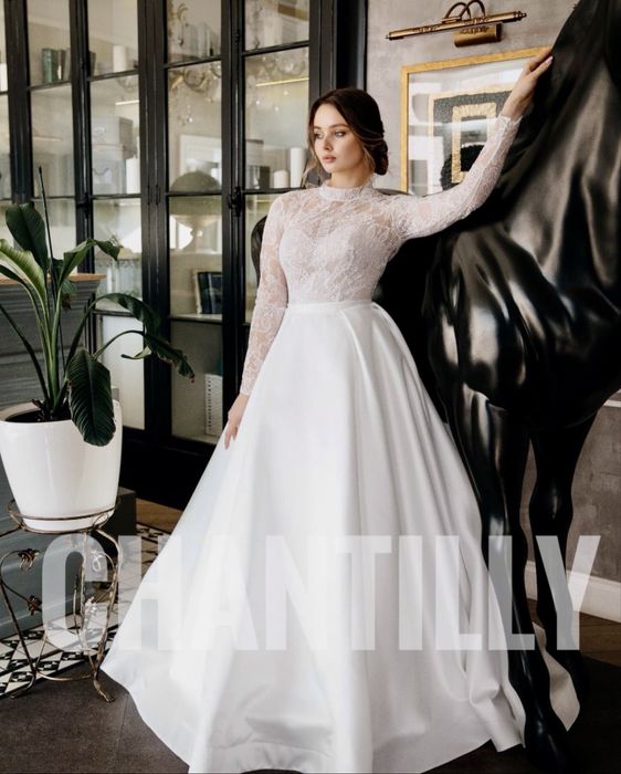 Продам  элегантное свадебное платье