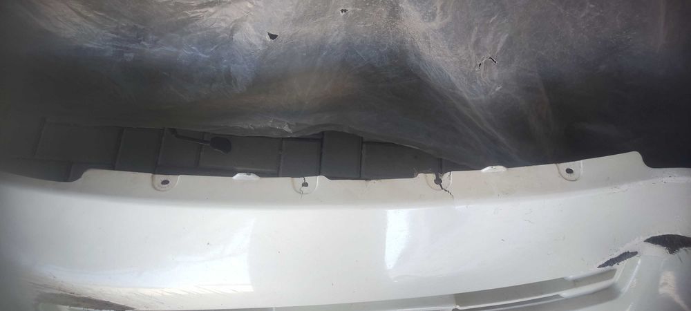 Бампер на ниссан эльгрант