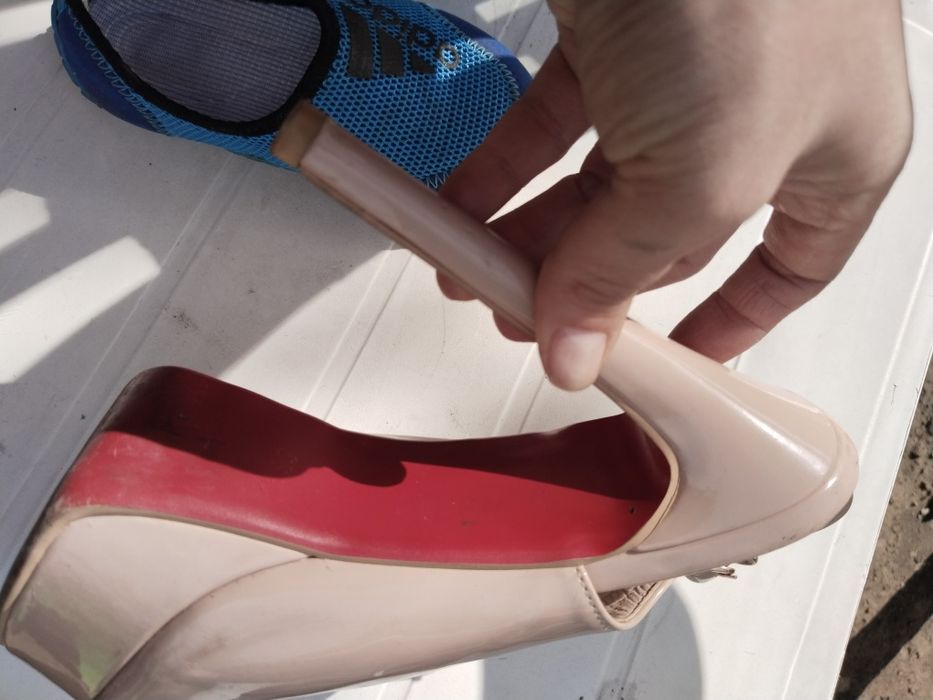 Туфли беж лаковые размер 37-38