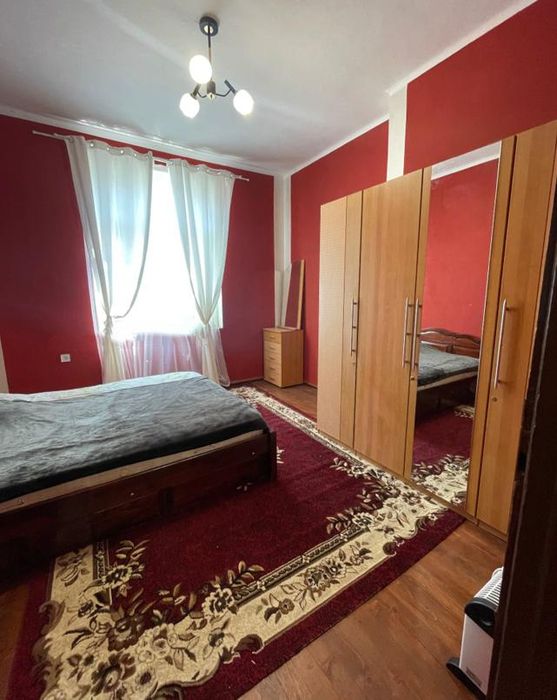 Дава се под наем Тристаен апартамент в София, Зона Б-18 - 90 кв.м за 700 € - Снимка #2